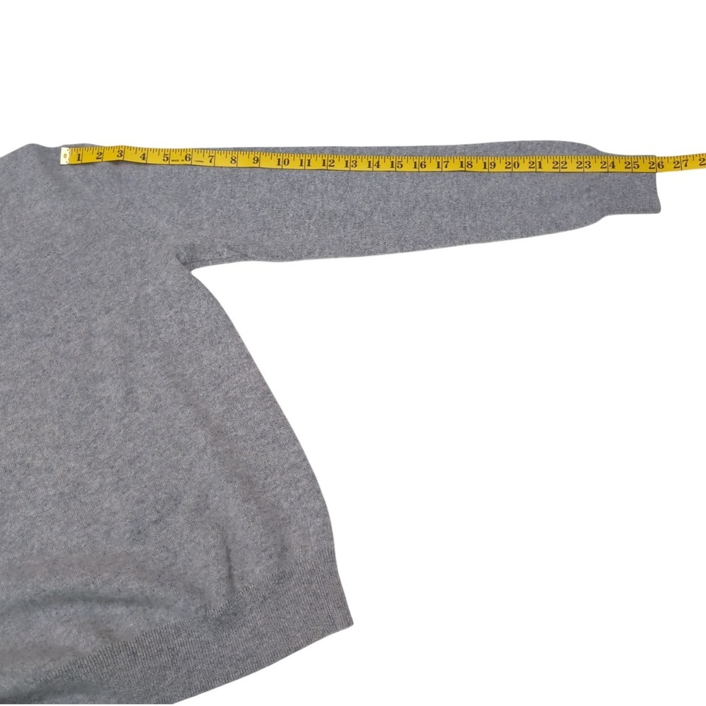 Saks Fifth Avenue Cashmere‎ V-Neck Sweater Gray Size L Women's/Unisex Runs Small - Picture 12 of 15